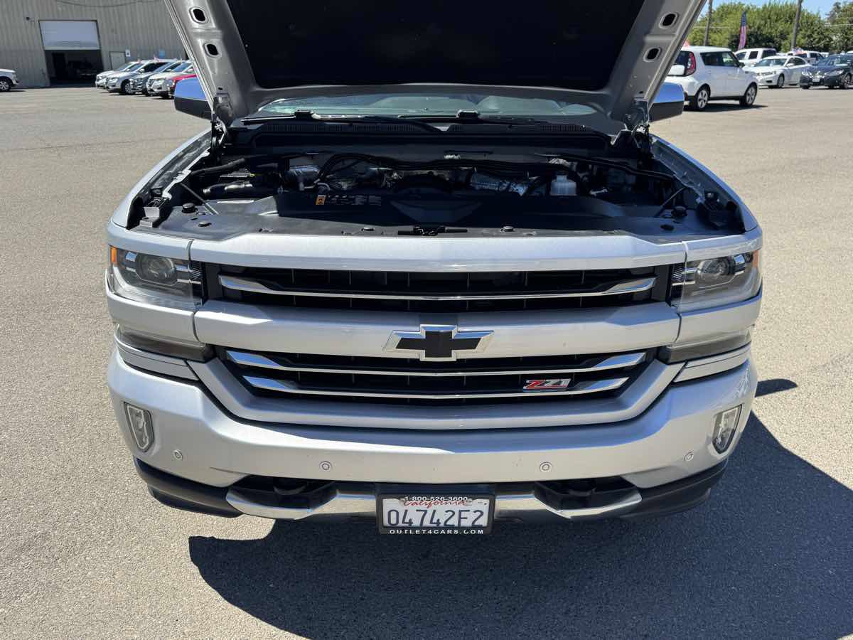 Used 2017 Chevrolet Silverado 1500 LTZ Z71 w/ LTZ Plus Package AWD/4WD image 40