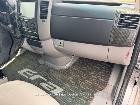 Used 2017 Mercedes-Benz Sprinter 3500 image 59