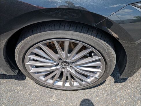 Used 2023 Lexus IS 300 AWD w/ Premium Package image 9