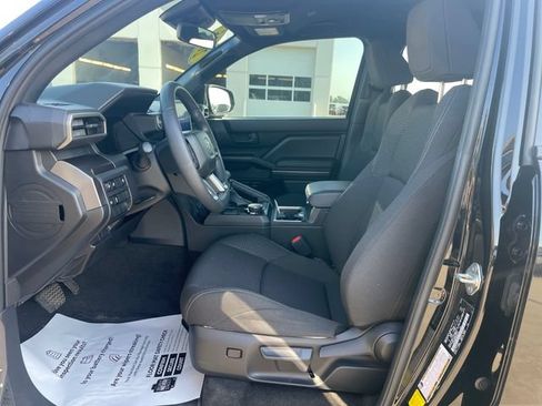Used 2025 Toyota 4Runner SR5 AWD/4WD image 19
