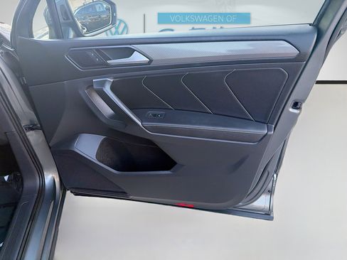 Used 2022 Volkswagen Tiguan SE FWD image 33