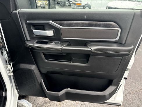Used 2024 RAM 3500 Big Horn image 28