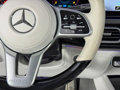 Used 2023 Mercedes-Benz Maybach GLS 600 4MATIC image 23