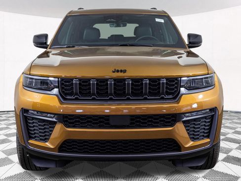 New 2026 Jeep Grand Cherokee Limited w/ Limited Altitude Package AWD/4WD image 12