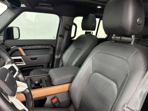 Used 2023 Land Rover Defender 110 S AWD/4WD image 5