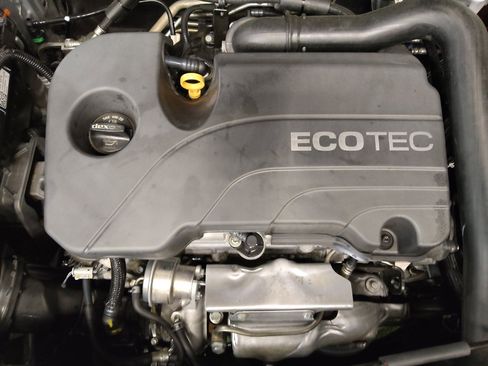 Used 2021 Chevrolet Equinox LT image 30