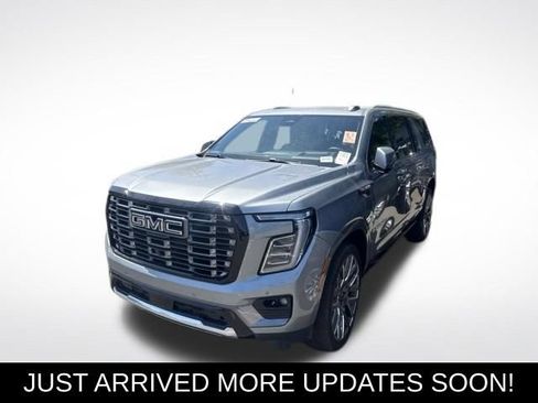 Used 2025 GMC Yukon XL Denali Ultimate AWD/4WD image 1