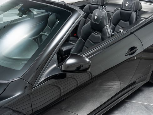 Used 2014 Maserati GranTurismo Convertible RWD image 36