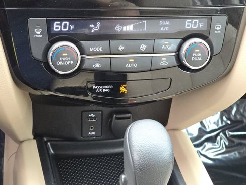 Used 2016 Nissan Rogue SL w/ SL Premium Package FWD image 30