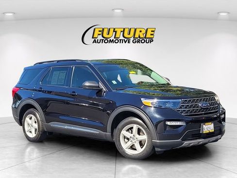 Used 2024 Ford Explorer XLT w/ Equipment Group 202A RWD image 1