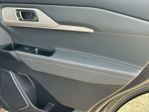 Certified 2025 Ford Explorer Active w/ Active Comfort Package image 13