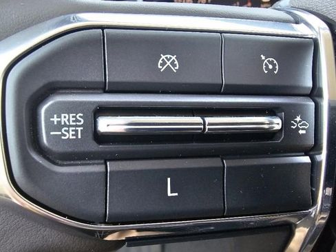 Used 2024 GMC Acadia Denali AWD/4WD image 11