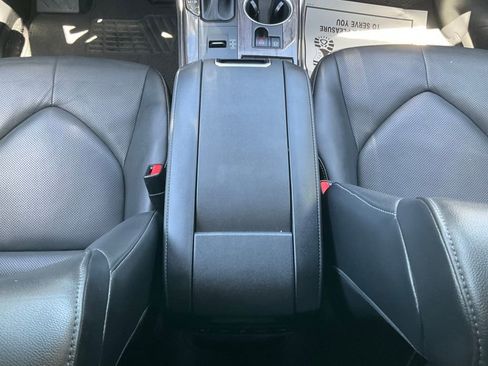 Used 2021 Toyota Highlander Limited FWD image 26