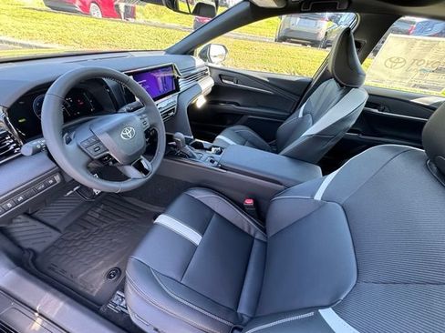 New 2026 Toyota Camry Hybrid FWD image 14