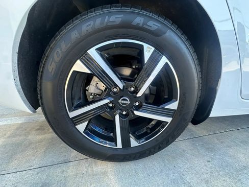 Used 2025 Nissan Sentra SV FWD image 16