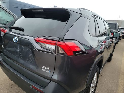 Used 2020 Toyota RAV4 XLE image 4