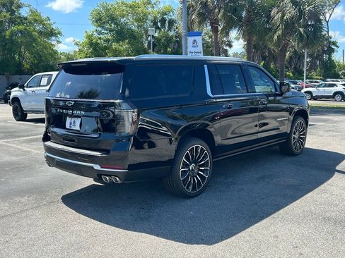 New 2026 Chevrolet Suburban High Country AWD/4WD image 7