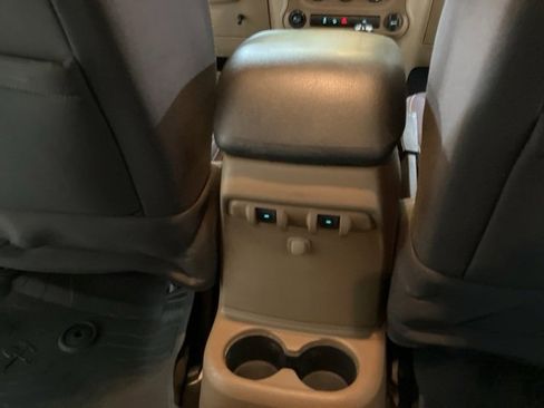 Used 2013 Jeep Wrangler Unlimited Sahara image 24