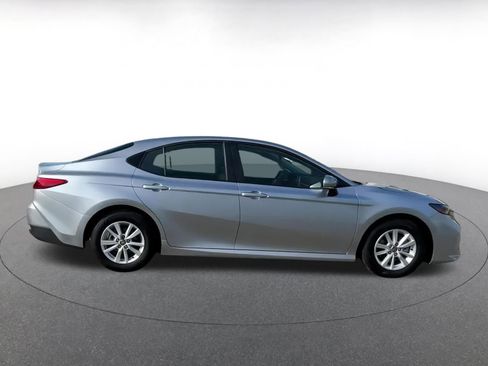 Used 2025 Toyota Camry LE image 9