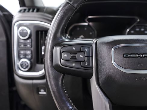 Used 2022 GMC Sierra 3500 Denali w/ Denali Ultimate Package image 11