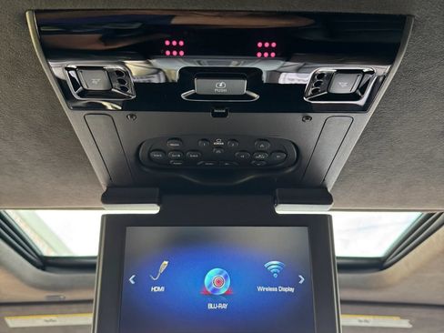 Used 2018 Cadillac Escalade Platinum AWD/4WD image 43