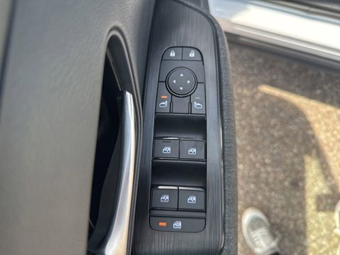 New 2026 Nissan Kicks SV w/ SV Premium Package AWD/4WD image 11