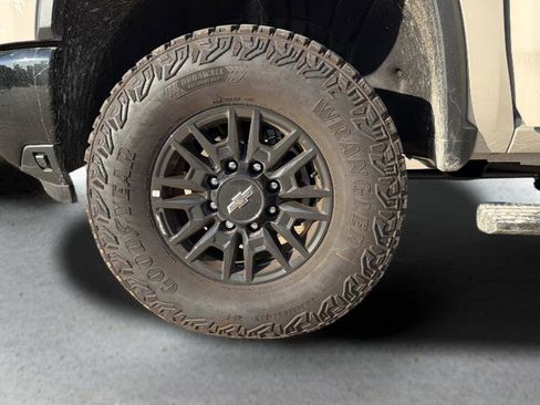 Used 2026 Chevrolet Silverado 2500 ZR2 AWD/4WD image 19