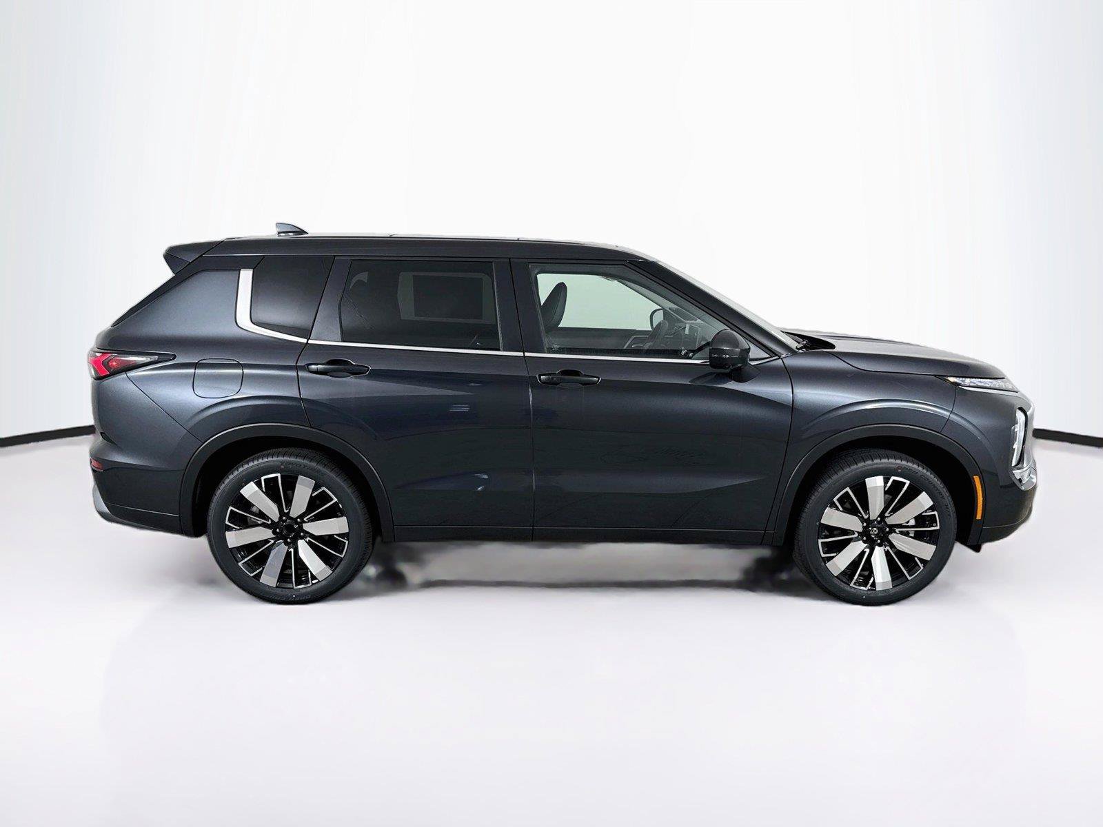 New 2026 Mitsubishi Outlander SE FWD image 6