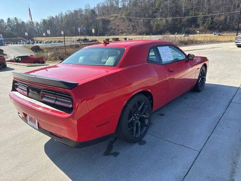 Used 2023 Dodge Challenger R/T w/ Plus Package image 6