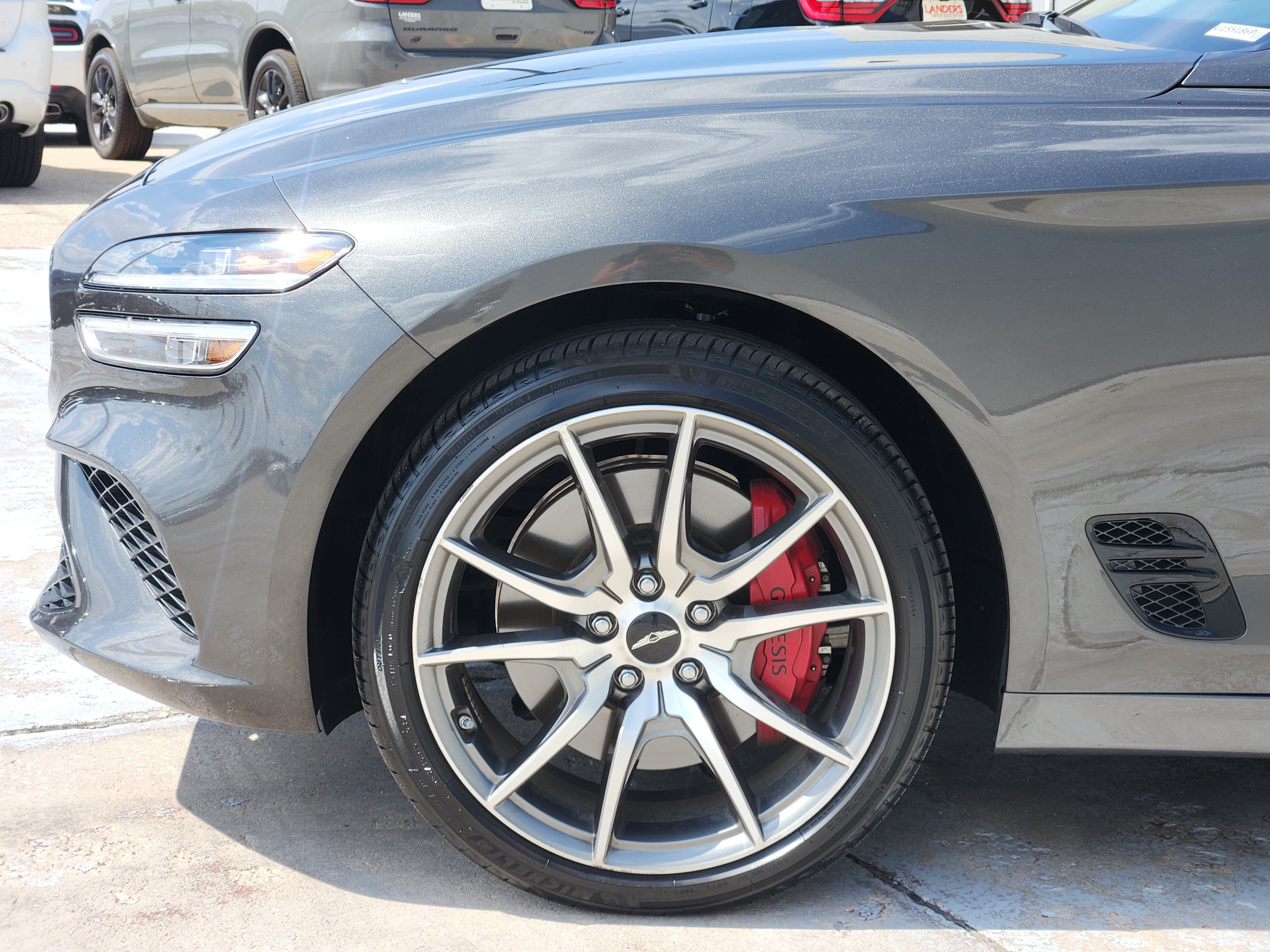 Used 2025 Genesis G70 2.5T RWD image 9