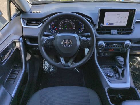 Used 2025 Toyota RAV4 LE AWD/4WD image 16