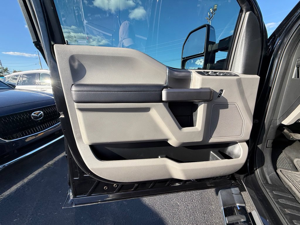 Used 2019 Ford F250 XLT w/ XLT Premium Package AWD/4WD image 10