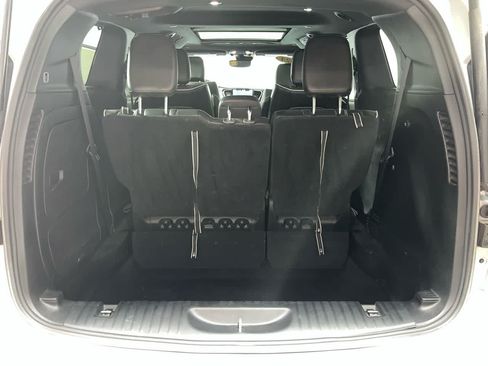 Used 2024 Chrysler Pacifica Premium FWD image 30