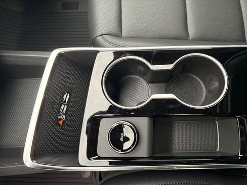 New 2026 Chevrolet Equinox LT w/ Convenience Package II image 16