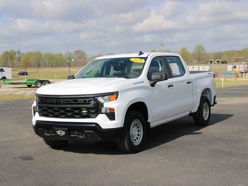 Used 2024 Chevrolet Silverado 1500 W/T w/ Trailering Package AWD/4WD image 4