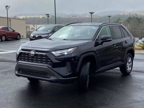 Used 2025 Toyota RAV4 XLE image 5