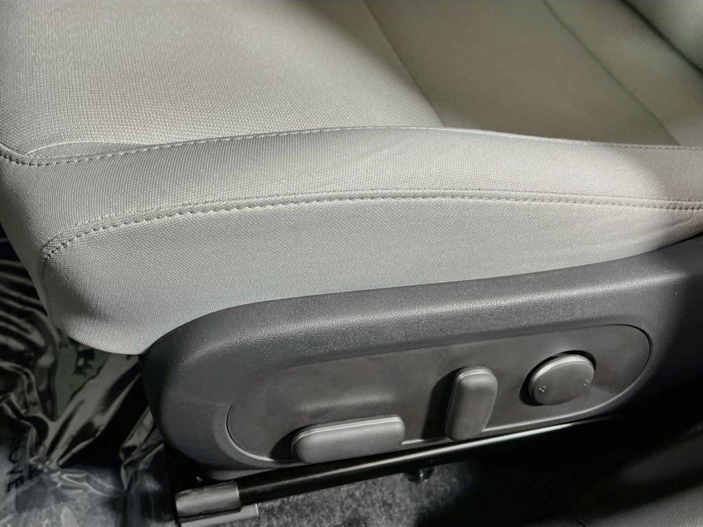 Used 2024 Hyundai Kona SEL FWD image 18