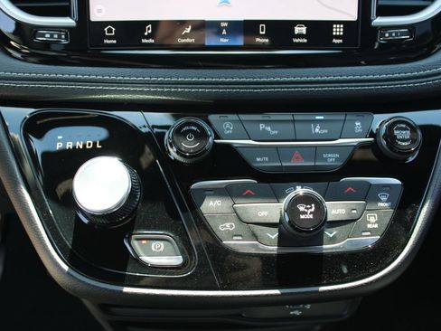 New 2027 Chrysler Pacifica Select w/ Family Tech Group FWD image 24