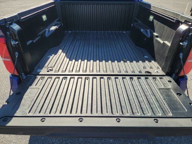 Certified 2025 Toyota Tacoma SR5 AWD/4WD image 27