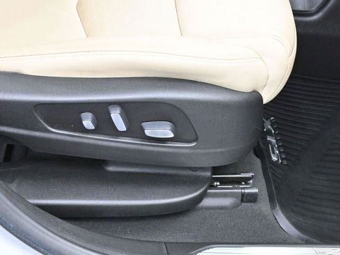 Used 2019 Cadillac XT5 Luxury FWD image 34