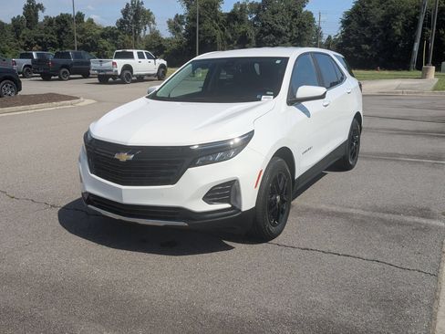 Used 2024 Chevrolet Equinox LT AWD/4WD image 7