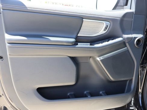 Certified 2025 Ford Expedition Max Platinum AWD/4WD image 23