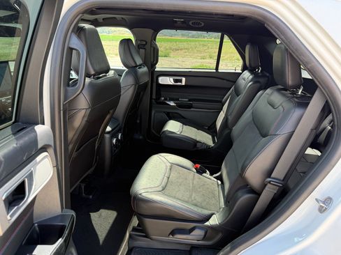 Used 2024 Ford Explorer ST w/ Equipment Group 401A AWD/4WD image 27