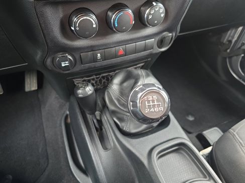 Used 2018 Jeep Wrangler Sport image 13