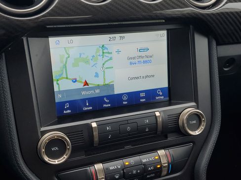 Used 2021 Ford Mustang Shelby GT500 w/ Carbon Fiber Track Pack image 16