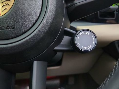 Used 2025 Porsche Macan Electric RWD image 43