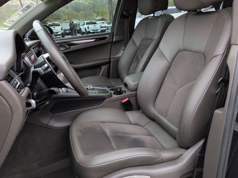 Used 2021 Porsche Macan image 12