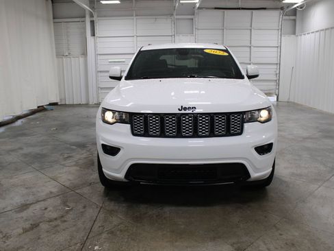 Used 2022 Jeep Grand Cherokee Laredo X image 6