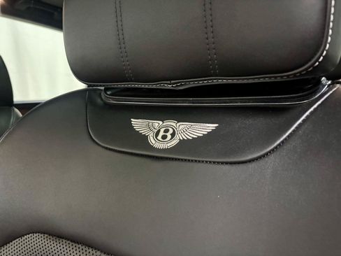 Used 2018 Bentley Bentayga AWD/4WD image 17