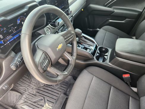Used 2025 Chevrolet Colorado W/T w/ Advanced Trailering Package AWD/4WD image 13